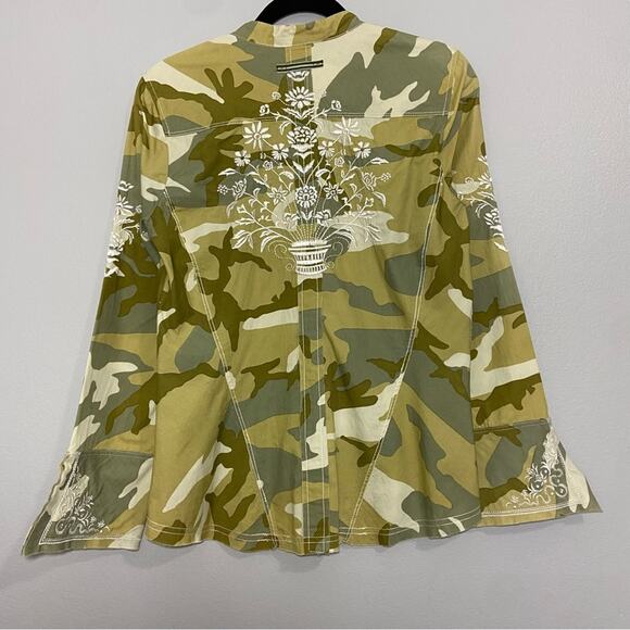 Johnny Was 3J Workshop Camo Embroidered Button
Down Shirt Small - Picture 10 of 14